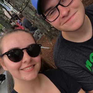 Meet your Posher, Laurel